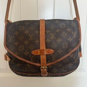 Louis Vuitton Saumur 30